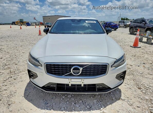 7JRA22TM3KG012258 2019 VOLVO S60 White Դիմացի տեսք