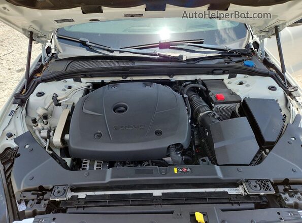 7JRA22TM3KG012258 2019 VOLVO S60 White Սալոնի հետևի տեսք