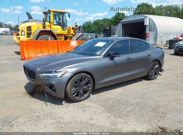 7JRA22TM5MG080550 2021 VOLVO S60T5MOMENTUMAWD Silver Vista tres cuartos delantera izquierda