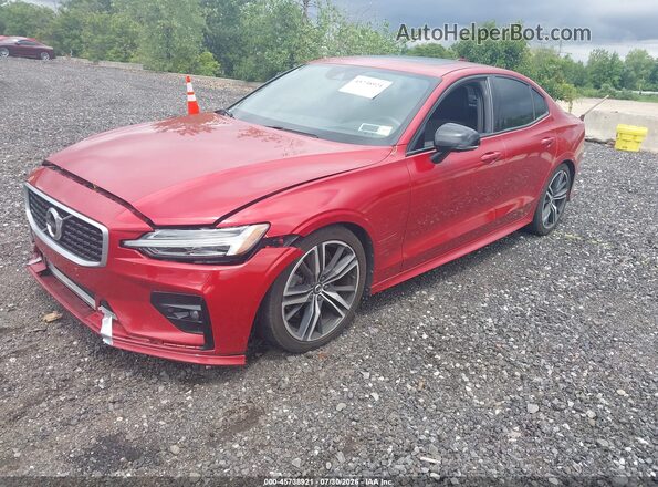 7JRA22TMXKG001001 2019 VOLVO S60 Red Przód lewy