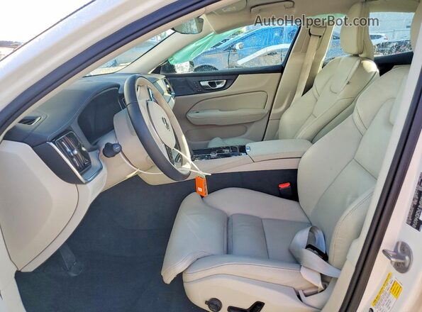 7JRH60FM6RG306749 2024 VOLVO S60 White Widok wnętrza z przodu