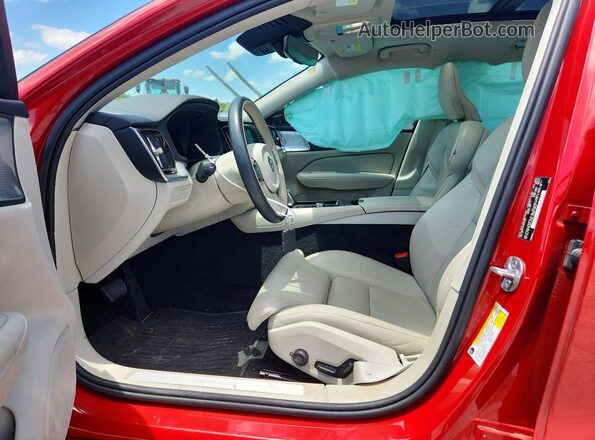 7JRH60FM7RG284695 2024 VOLVO S60 Red Вид салону спереду