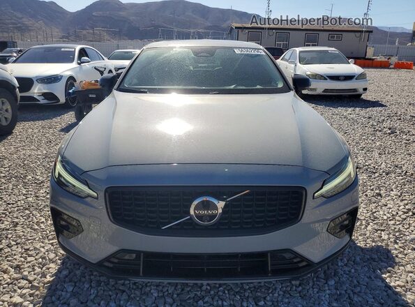 7JRL12FC5SG366992 2025 VOLVO S60 Gray Դիմացի տեսք