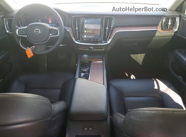 7JRL12FC5SG366992 2025 VOLVO S60 Gray Առջևի վահանակի տեսք