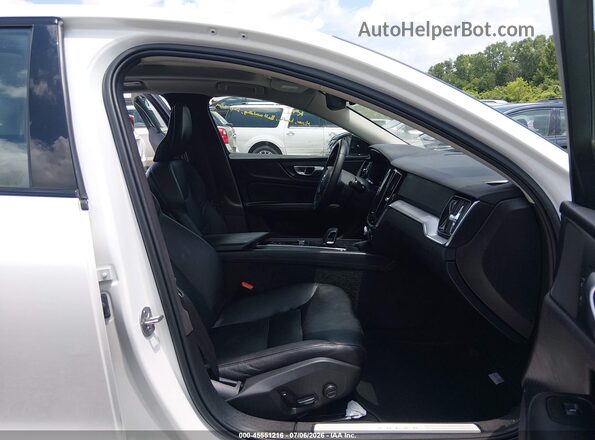 7JRL12FK1RG313241 2024 VOLVO S60 White წინა სალონის ხედი