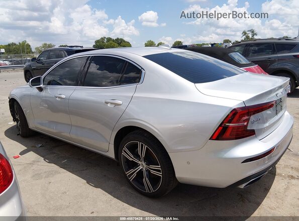 7JRL12FL2NG192142 2022 VOLVO S60 Silver 