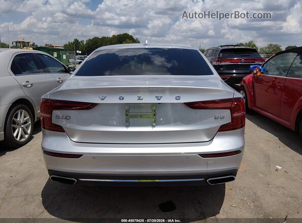7JRL12FL2NG192142 2022 VOLVO S60 Silver 