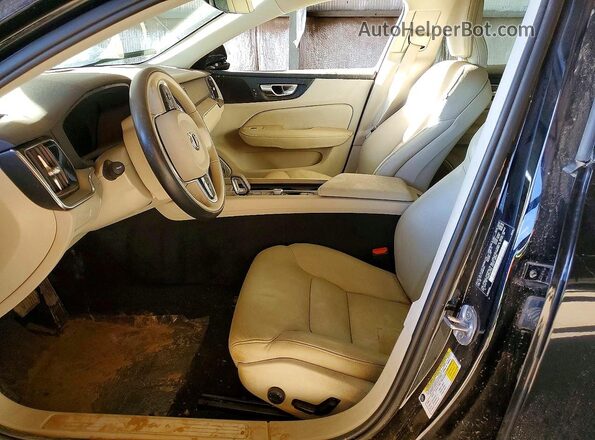 7JRL12FL4RG281264 2024 VOLVO S60 Черный Вид салона спереди