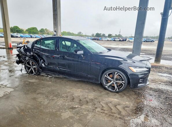 7JRL12FL7RG313611 2024 VOLVO S60 Black Передня права чверть