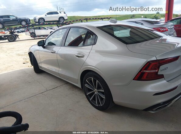 7JRL12FZ1NG155636 2022 VOLVO S60 Серый Панорамный вид салона 360°