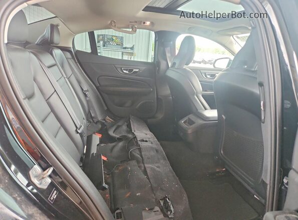 7JRL12FZ7NG160260 2022 VOLVO S60 Black Widok tylnych siedzeń
