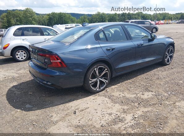 7JRL12TK0RG323084 2024 VOLVO S60 Navy Հետևի աջ