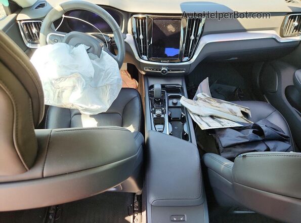 7JRL12TK3RG308482 2024 VOLVO S60 White Dashboard view