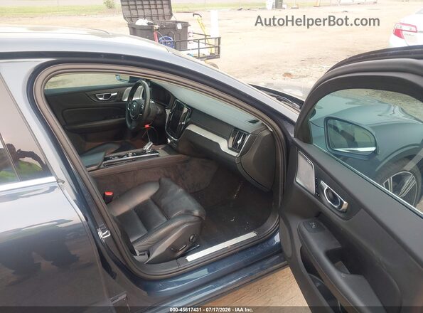 7JRL12TL2NG156150 2022 VOLVO S60 Blue Front interior view