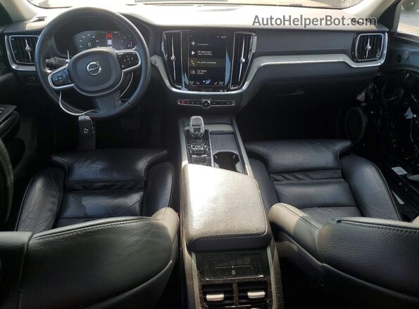 7JRL12TL7NG176068 2022 VOLVO S60 Gray Widok deski rozdzielczej