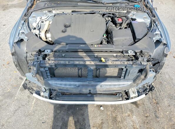7JRL12TL7NG176068 2022 VOLVO S60 Gray Widok wnętrza z tyłu