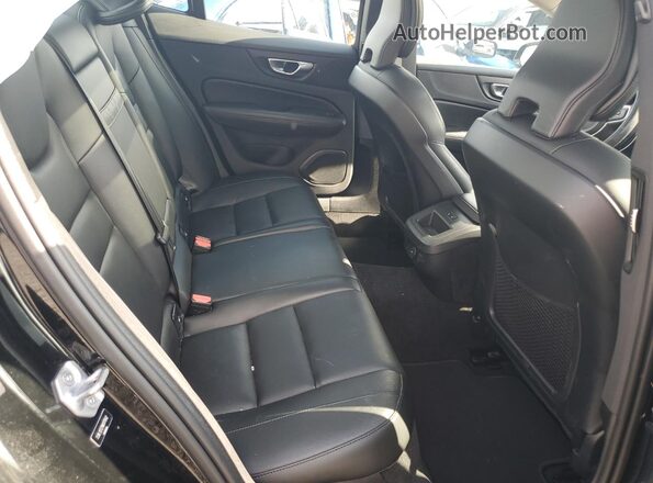 7JRL12TZ1NG177642 2022 VOLVO S60 Black Widok tylnych siedzeń