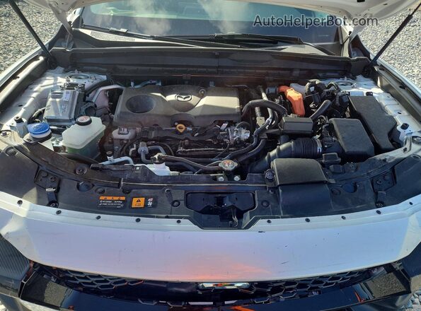 7MMVAADW5SN135293 2025 MAZDA CX-5 White Vista del compartimento del motor