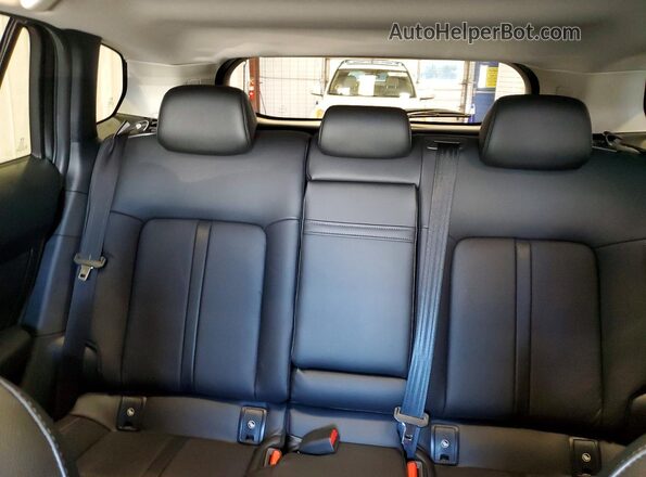 7MMVAAEW6TN171266 2026 MAZDA CX-5 Gray Vista de los asientos traseros