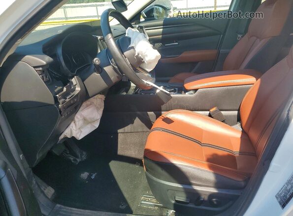 7MMVABDY4RN220921 2024 MAZDA CX-5 White Front interior view