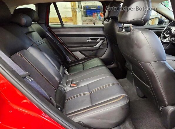 7MMVABEM6PN137113 2023 MAZDA CX-5 Red Widok wnętrza z tyłu