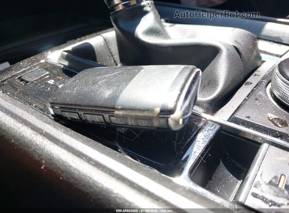 7MMVABEY6PN127815 2023 MAZDA CX-5 Red Vista del salpicadero