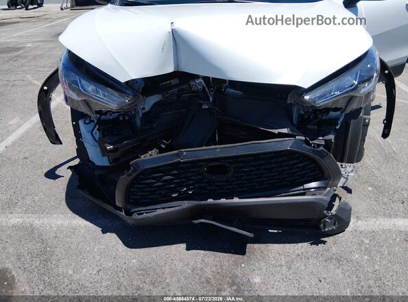 7MUAAAAG2RV106887 2024 TOYOTA COROLLA CROSS White Vista frontal
