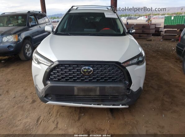 7MUBAAAG5PV062224 2023 TOYOTA COROLLA CROSS Белый Вид щитка приборов