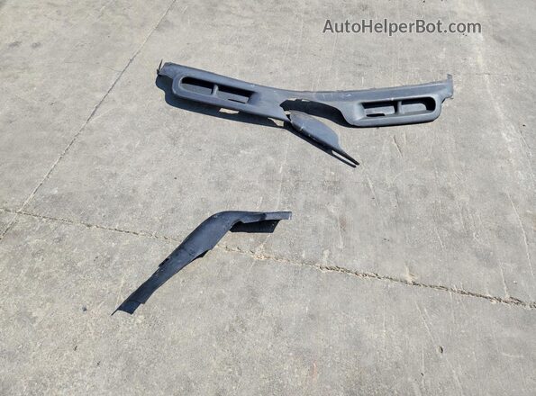 7MUBAAAG6RV084252 2024 TOYOTA COROLLA Gray Engine compartment view