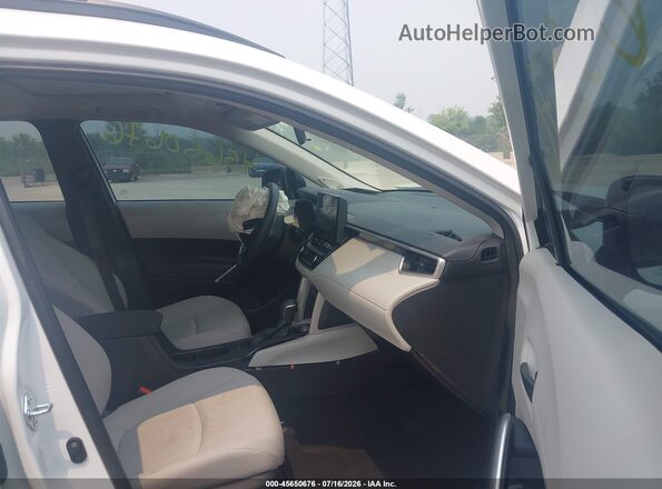 7MUBAABG6SV127489 2025 TOYOTA COROLLA CROSS White Вид салону спереду