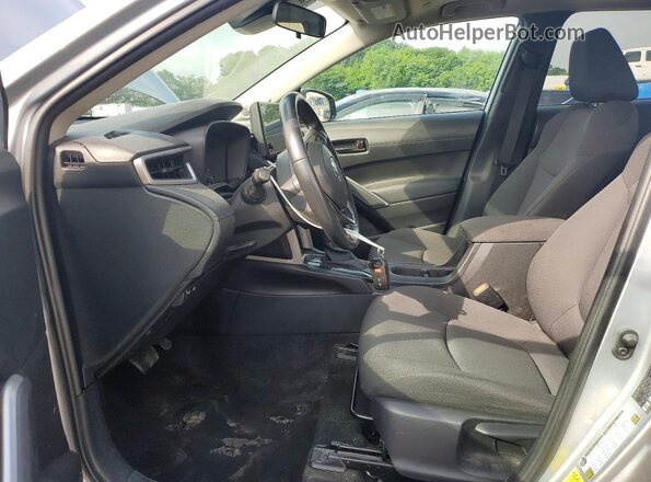 7MUBAABGXPV079129 2023 TOYOTA COROLLA Silver Vista interior delantera