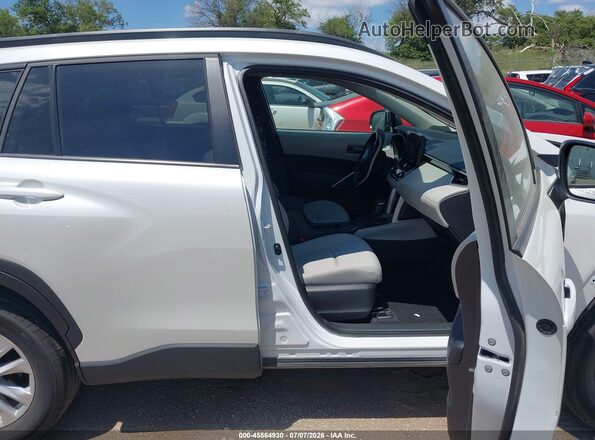 7MUCAABG4SV131030 2025 TOYOTA COROLLA CROSS White Widok wnętrza z przodu
