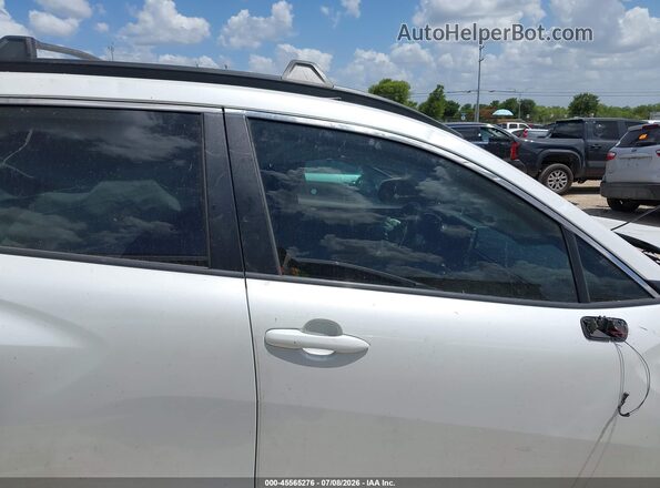 7MUDAAAG1RV103296 2024 TOYOTA COROLLA CROSS White Widok wnętrza z tyłu