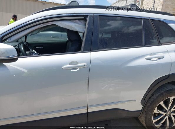 7MUDAAAG1RV103296 2024 TOYOTA COROLLA CROSS White Widok wnętrza 360 stopni