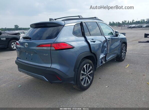 7MUDAAAG6SV136445 2025 TOYOTA COROLLA CROSS Blue Trasero derecho