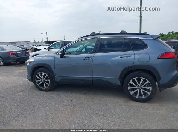 7MUDAAAG6SV136445 2025 TOYOTA COROLLA CROSS Blue Vista interior de 360 grados