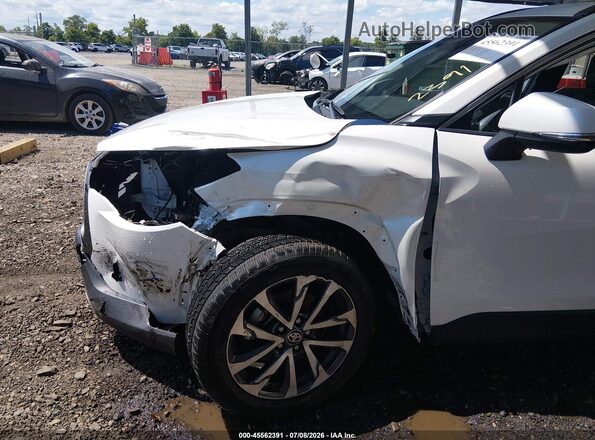 7MUDAABG4PV049083 2023 TOYOTA COROLLA CROSS Белый 