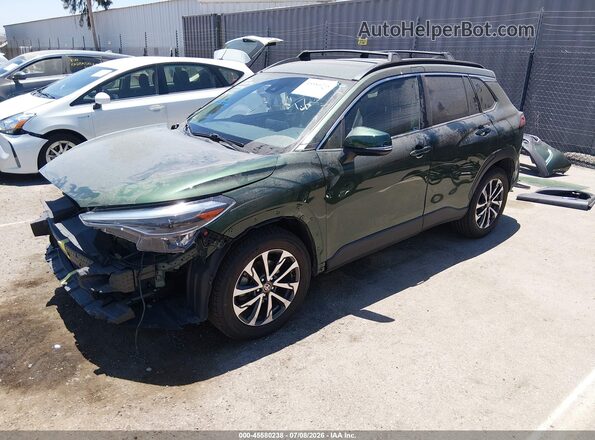 7MUDAABG5NV032371 2022 TOYOTA COROLLA CROSS Green Առջևի ձախ երեք քառորդ տեսարան