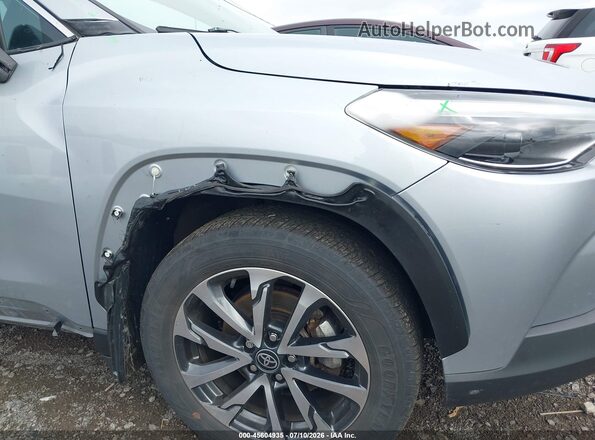 7MUDAABG7PV069568 2023 TOYOTA COROLLA CROSS Silver Widok z przodu