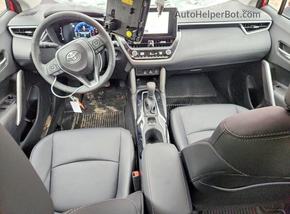 7MUEAAAG6SV134604 2025 TOYOTA COROLLA Red Вид панелі приладів