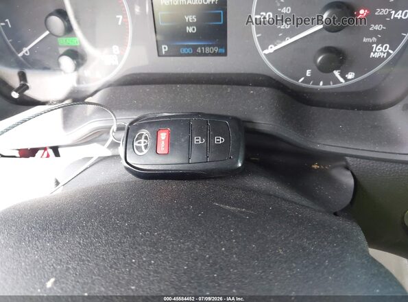 7MUFBABG5PV014719 2023 TOYOTA COROLLA CROSS HYBRID Silver Widok deski rozdzielczej