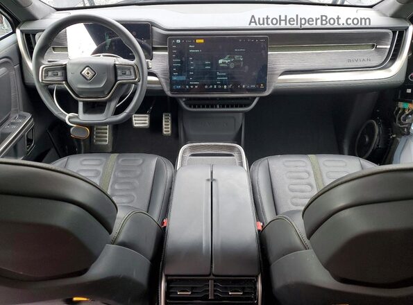 7PDSGABA0PN028709 2023 RIVIAN R1S Black Widok deski rozdzielczej