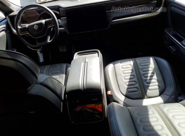 7PDSGABA2PN004010 2023 RIVIAN R1S Gray Вид панелі приладів
