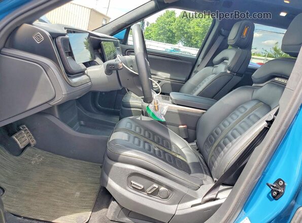 7PDSGABA3RN045264 2024 RIVIAN R1S Синий Вид салона спереди