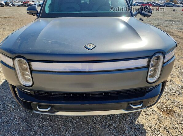 7PDSGABA4RN030708 2024 RIVIAN R1S Gray ძრავის განყოფილების ხედი