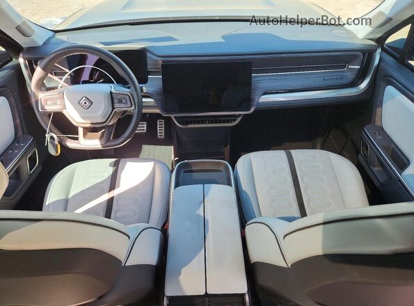 7PDSGABA4RN030708 2024 RIVIAN R1S Gray წინა პანელის ხედი
