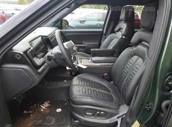 7PDSGABA8PN022088 2023 RIVIAN R1S Green Front interior view