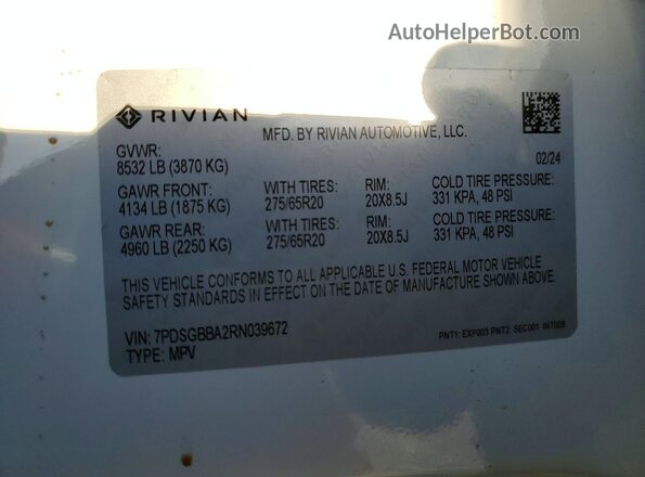 7PDSGBBA2RN039672 2024 RIVIAN R1S White 360 interior view