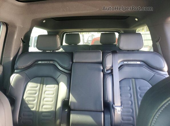 7PDSGBBA2SN071477 2025 RIVIAN R1S Charcoal უკანა სავარძლების ხედი