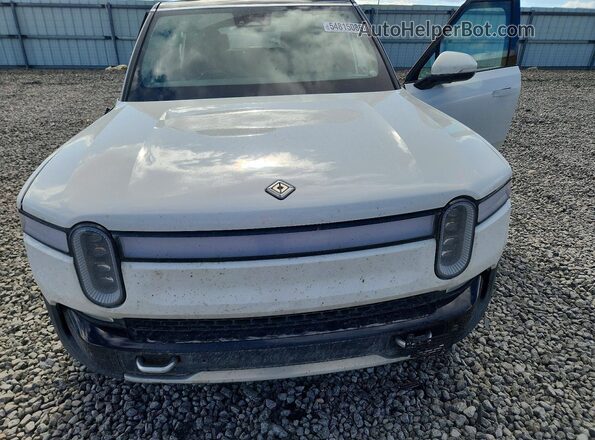7PDSGBBA7RN032412 2024 RIVIAN R1S Белый Вид подкапотного пространства